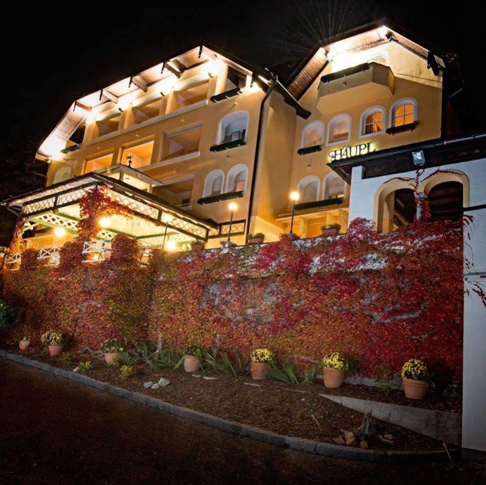 Hotel Restaurant Haeupl Seewalchen Esterno foto